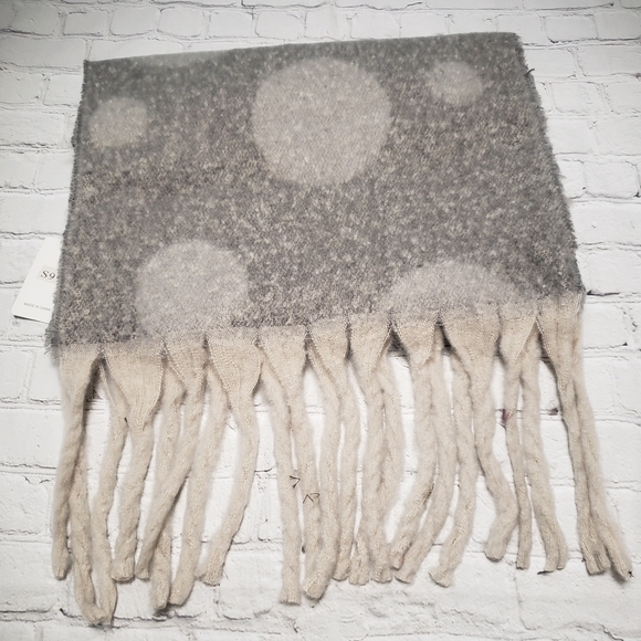 Women's chunky scarf. - Picture 4 of 6